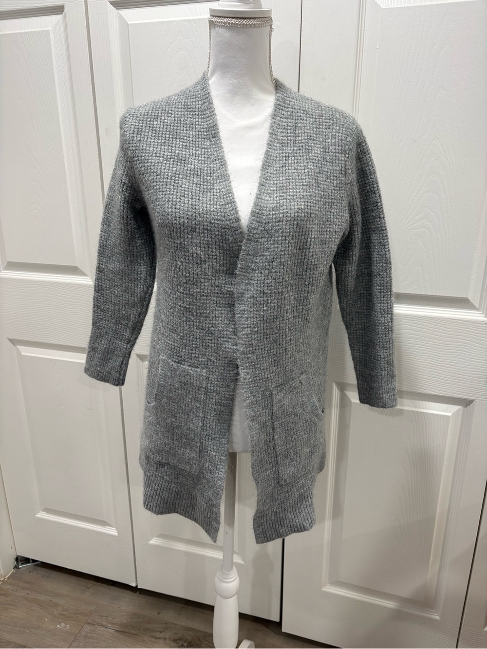 Time and Tru Heather Gray Open-Front Knit Cardigan